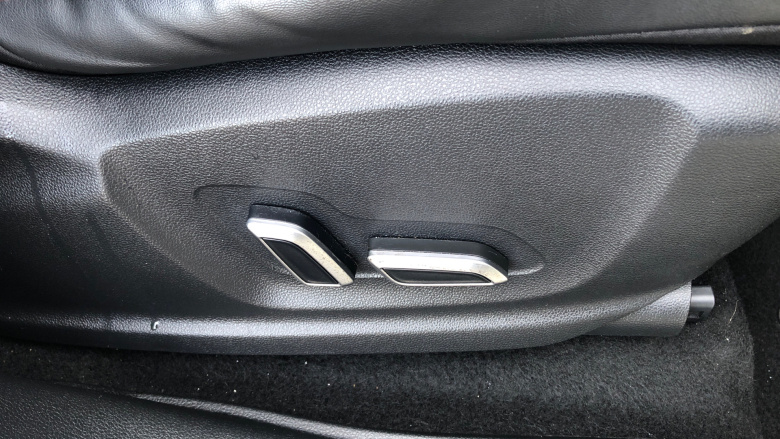 MG Hs 1.5 T-GDI Exclusive 5dr Petrol Hatchback